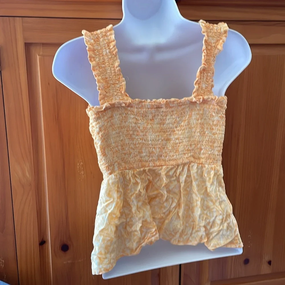 Old Navy Ruffled Crop Tank 🧡🤍 - Picture 11 of 12